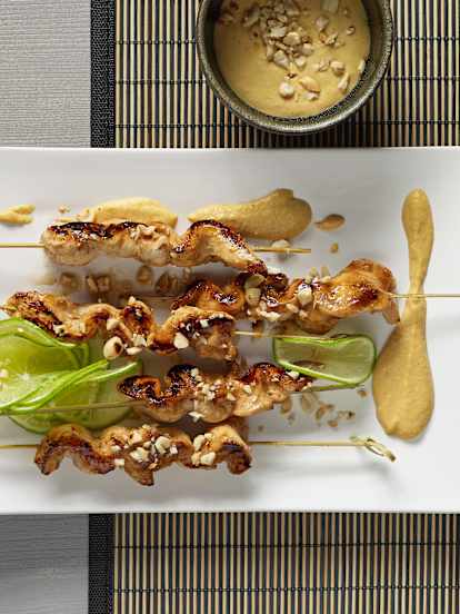 Hühnerspießchen mit Erdnusssauce