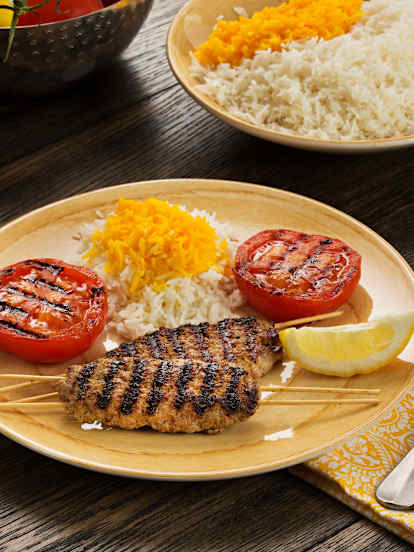 Arroz con azafrán y brocheta kebab (Chelow kabab) - Irán