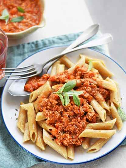 Pâtes complètes à la bolognaise végétarienne