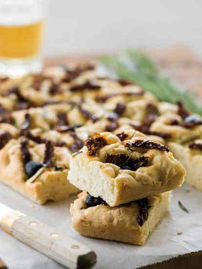 Focaccia de alecrim e tomate seco