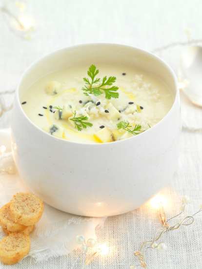 Velouté de chou-fleur truffé et fourme d'Ambert
