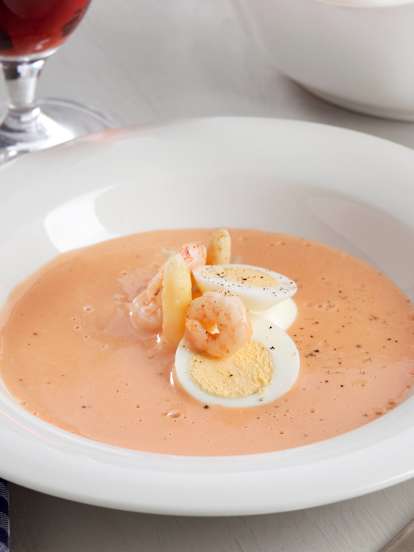 Crema de espárragos y gambas