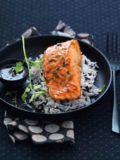 Saumon mariné au soja, miel et sésame