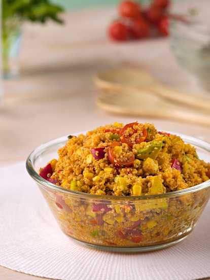 Ensalada de quinoa con verduras y hierbas