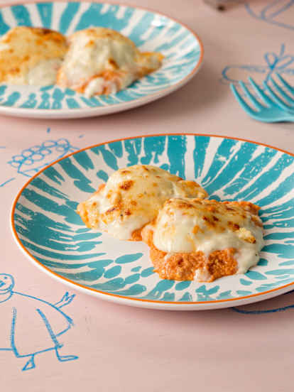 Huevos gratinados rellenos de jamón