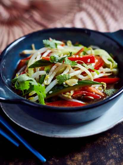Bohnensprossen-Gurken-Salat