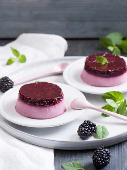 Jeżynowa panna cotta