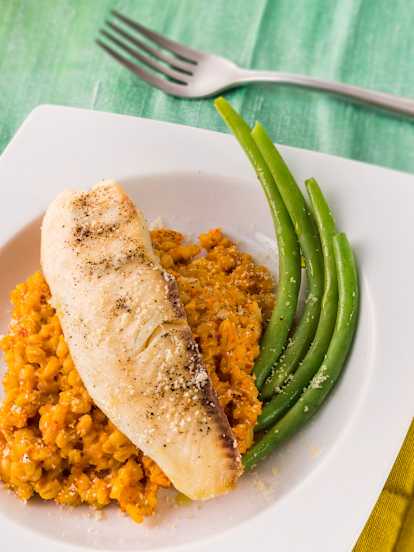 Risotto falso de cebada con pescado blanco