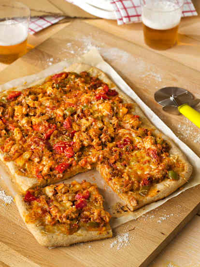 Pizza integral de pollo al ajillo y verduras