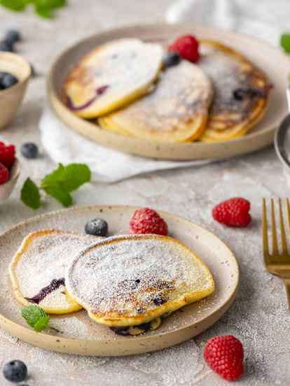 Racuchy budyniowe z owocami