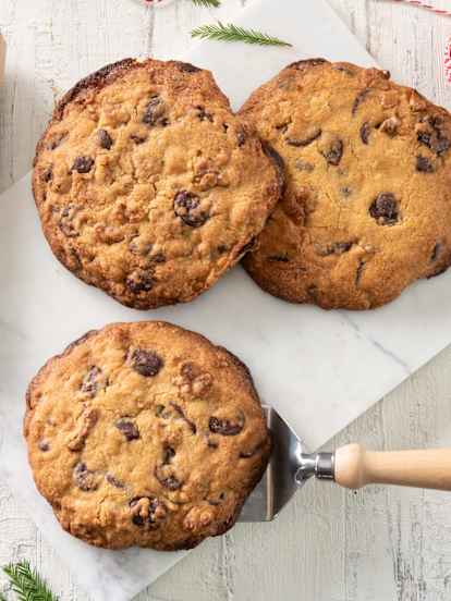 Chocolate Chip and Walnut Cookies