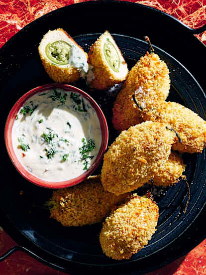 Chicken jalapeno party poppers