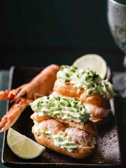 Mini-éclairs aux langoustines et chantilly wasabi