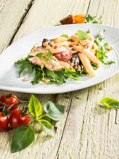 Mediterraner Nudelsalat