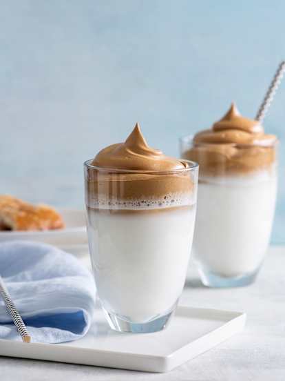 Dalgona coffe cold (mrożona kawa po koreańsku)