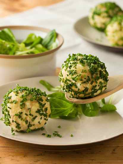Sellerie-Semmelknödel mit RUPP Enzian