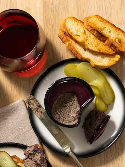 Shiraz and black pepper pate