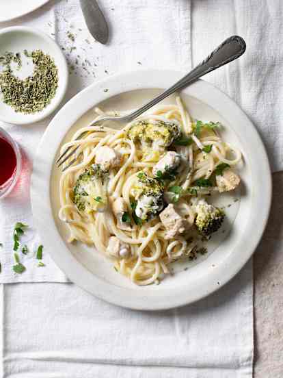Creamy Chicken and Broccoli Pasta