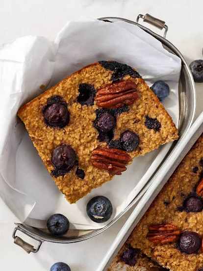 Gebakken Havermout met Blauwe Bessen en Noten