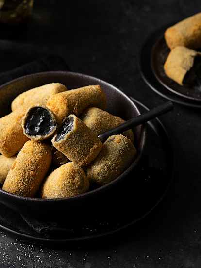 Croquetas negras de chipirones