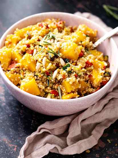 Sałatka z kaszą bulgur i dynią na ciepło