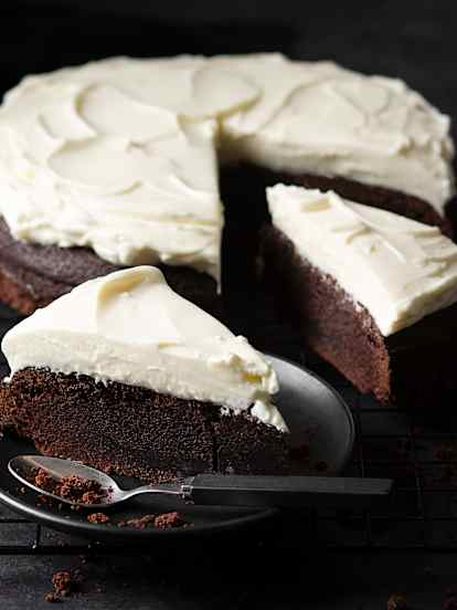 Tarta con bizcocho de cerveza negra