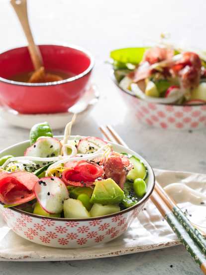 Ensaladilla japonesa con carpaccio de ternera