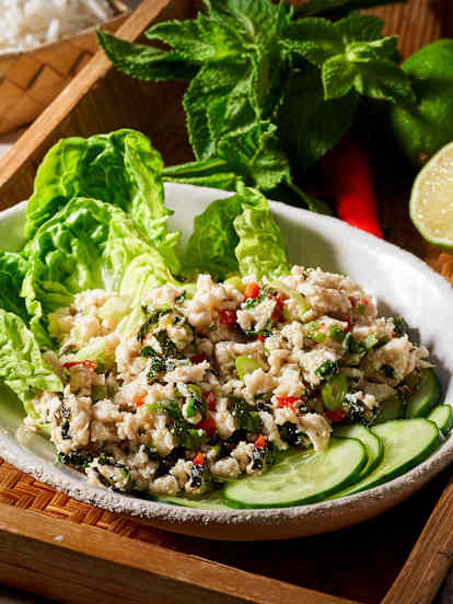 Thaïse kipsalade (Laab Gai)