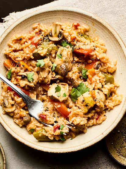Arroz de frango e cogumelos