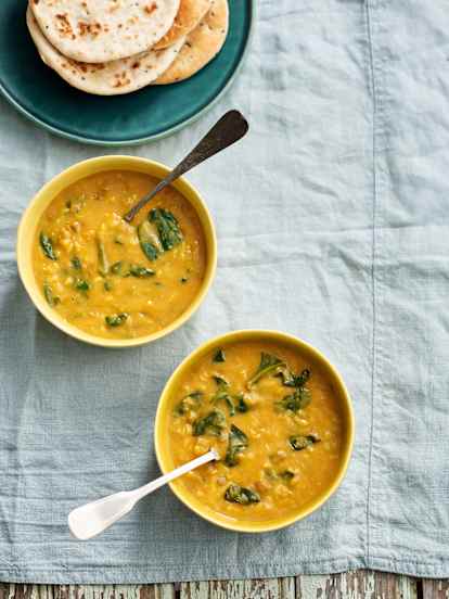 Sopa de batata-doce, lentilhas e espinafres