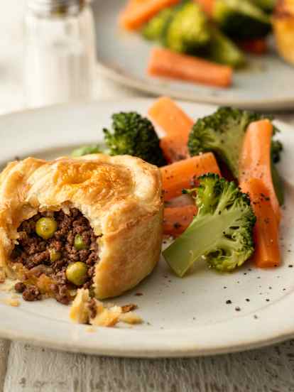 Mini Minced Beef Pies with Steamed Vegetables