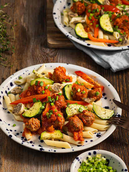 Makaron w sosie pomidorowo-ziołowym