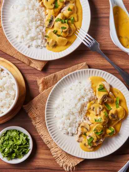 Chicken with Creamy Vegetable Sauce