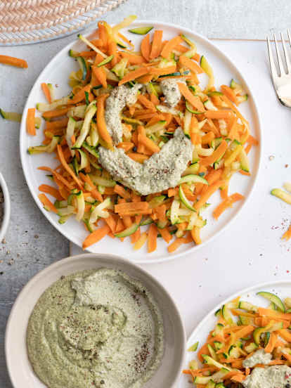 Verduras y manzana salteadas con salsa de brócoli