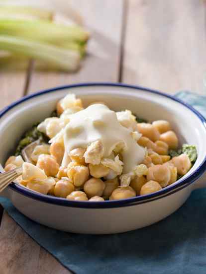 Pilpil de garbanzos, acelgas y bacalao