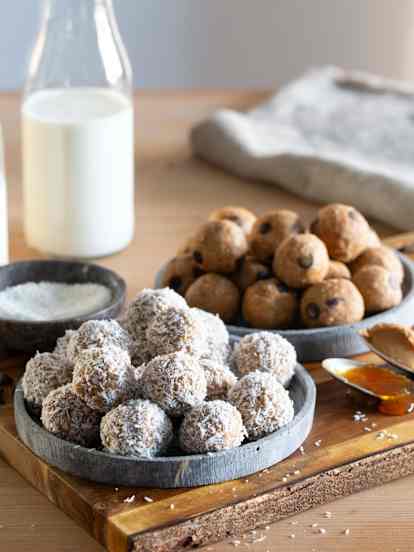 High protein kuličky s tahini a arašídovým máslem a tahini