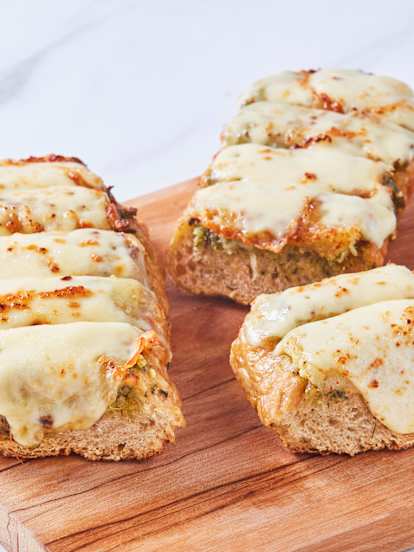 Spinach and Artichoke Garlic Bread