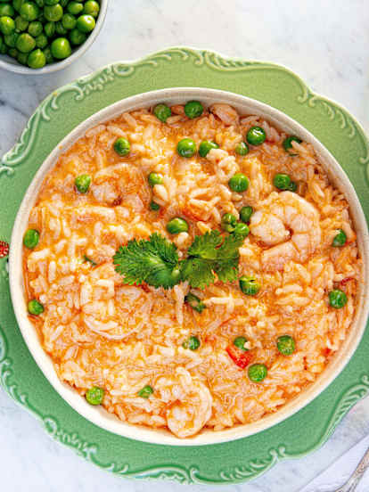 Arroz caldoso con leche de coco y camarones