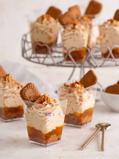 Deser z ciasteczkami korzennymi