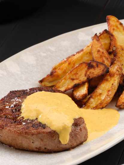 Filetto di manzo con salsa Café de Paris