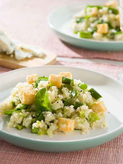 Arroz integral con espinacas frescas