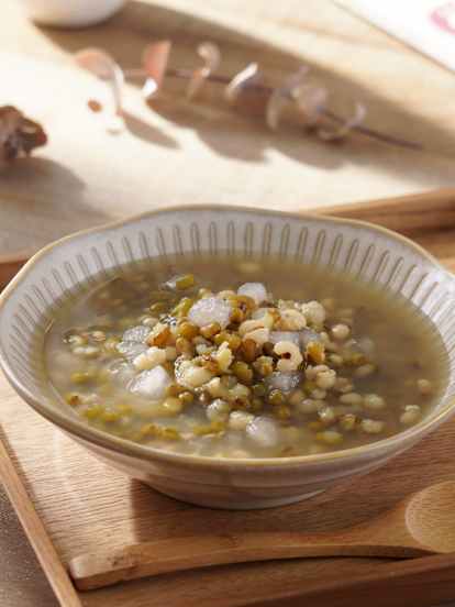 綠豆薏仁粉角湯