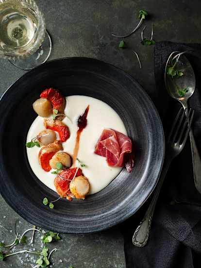 Vieira con parmentier de ibérico y Pedro Ximénez