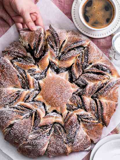 Gwiazda drożdżowa z makiem