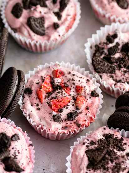 Oreo Strawberry Cream Pies