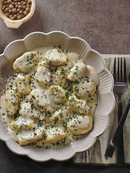 Νιόκι πατάτας με σάλτα cacio e pepe