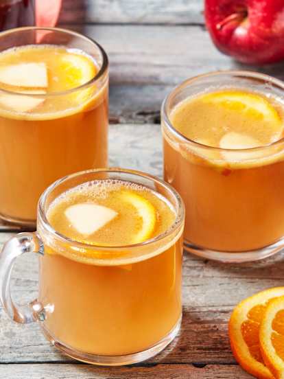 Cidre de pomme chaud au rhum et à l'érable