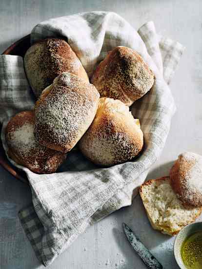 Portuguese Bread rolls (Pão de água)