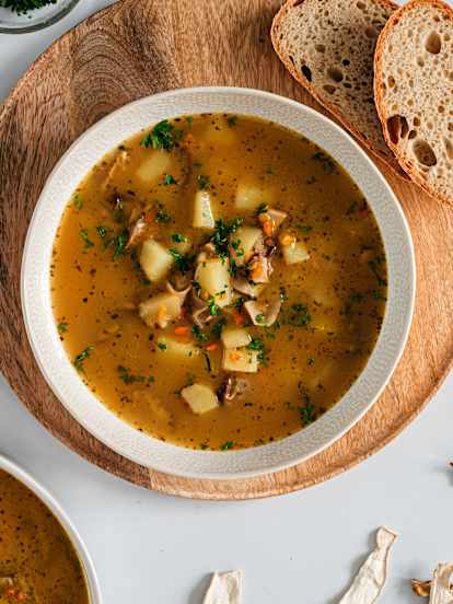 Bramboračka se sušenými houbami