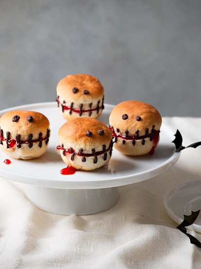 Skeleton Milk Rolls (Thermomix® Nester)